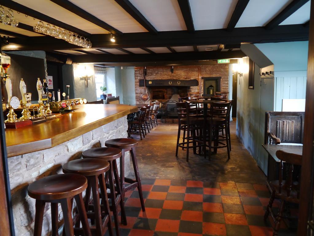 Garway Moon Inn Extérieur photo