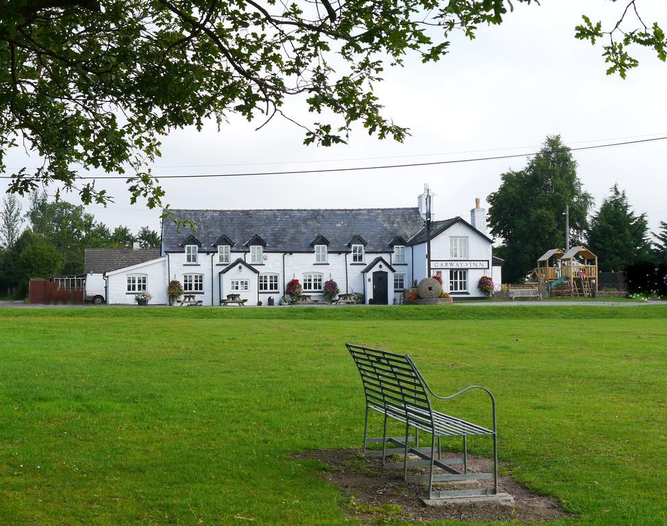 Garway Moon Inn Extérieur photo