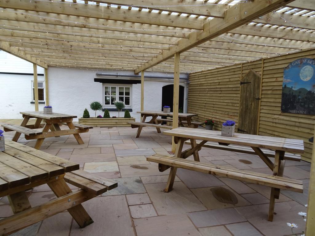 Garway Moon Inn Extérieur photo